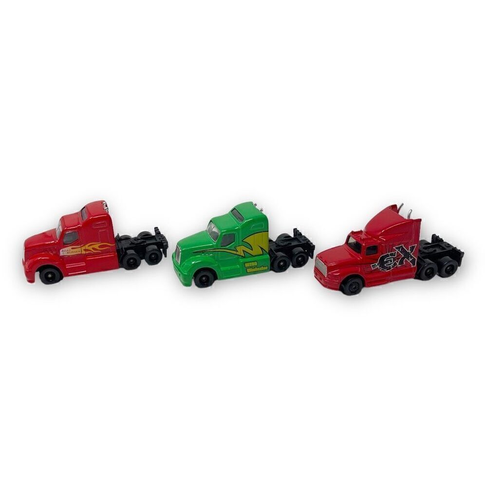 Maisto Highway Haulers Semi Truck Lot of 3 1/64 Diecast Toy Cars